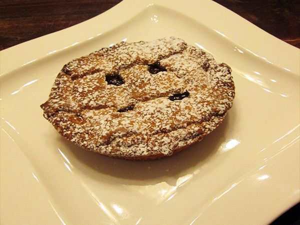 Crostata con marmellata di albicocche