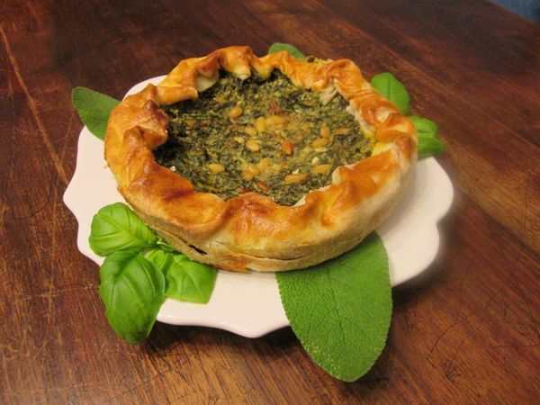 Torta salata con borragine